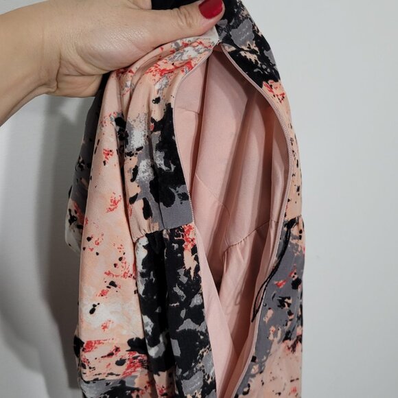 💕Chic by Jacob | Coral & Grays Floral Sleeveless Sheath Dress Notch Neck Lined - Picture 10 of 11